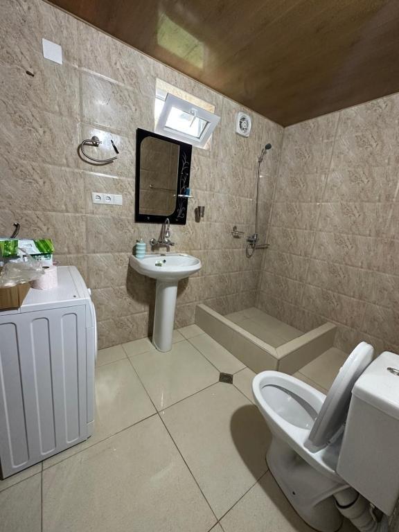 Амбролаури: Guesthouse Space