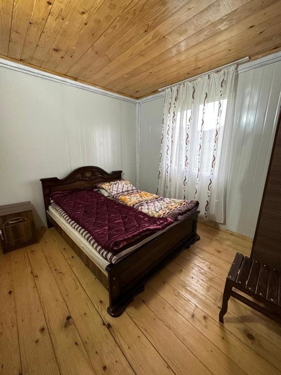 Амбролаури: Guesthouse Space