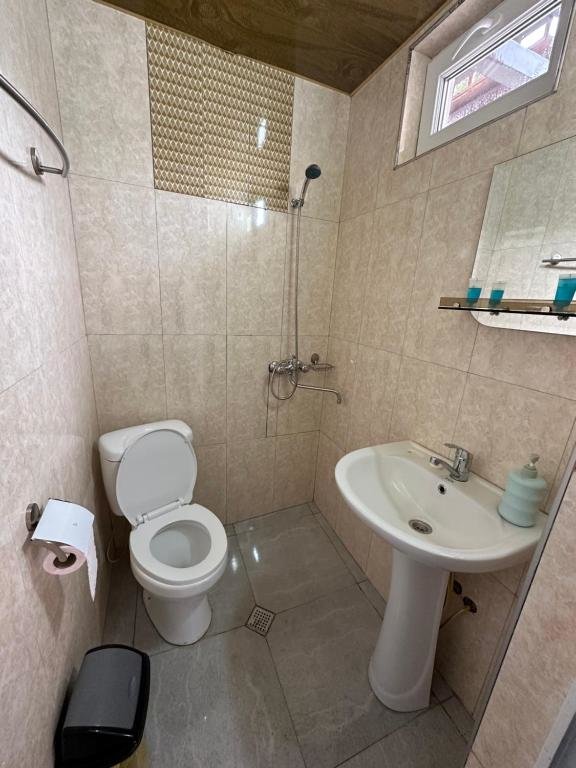 Амбролаури: Guesthouse Space