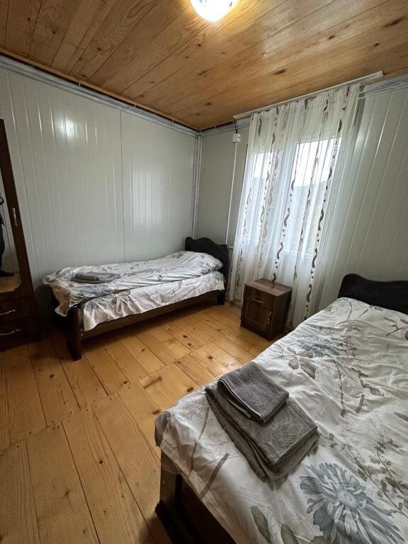 Амбролаури: Guesthouse Space