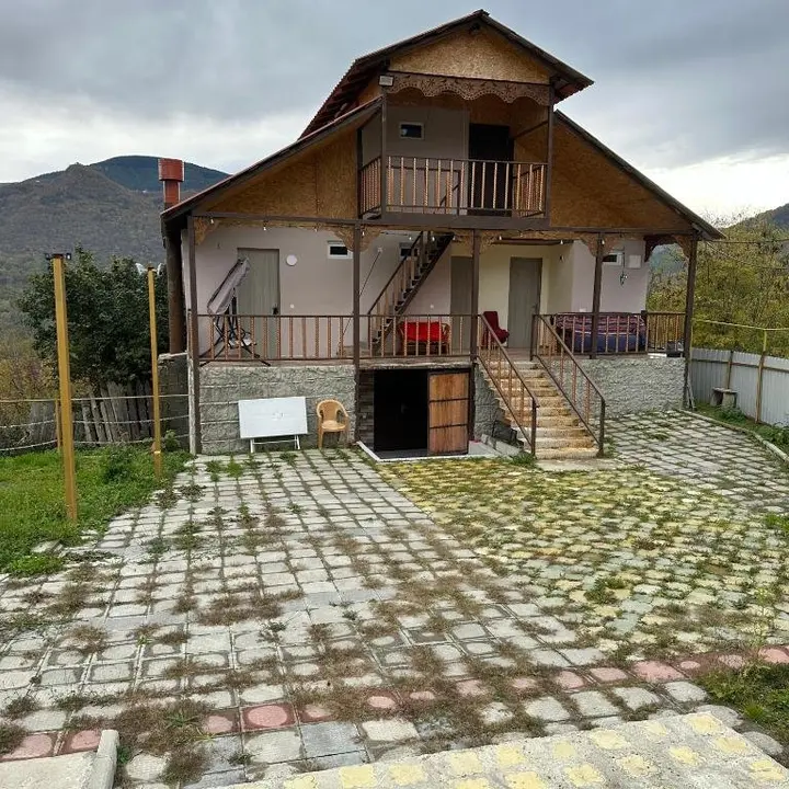 Амбролаури: Guesthouse Space