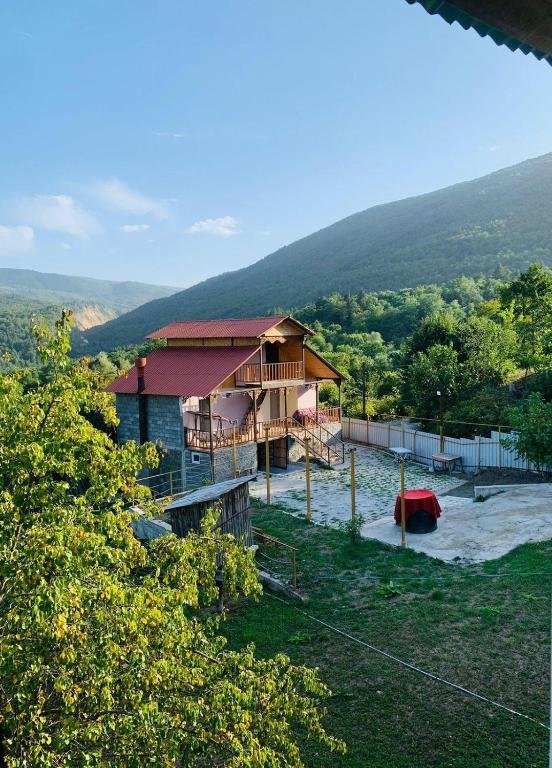 Амбролаури: Guesthouse Space