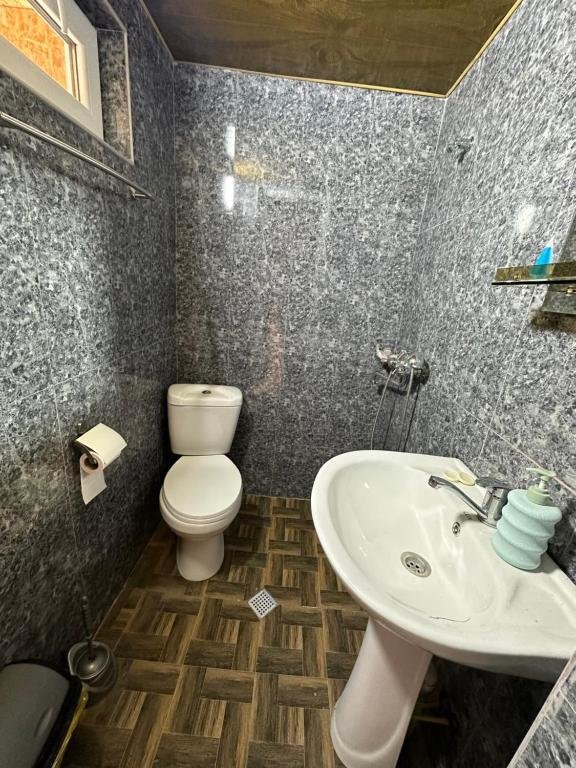 Амбролаури: Guesthouse Space