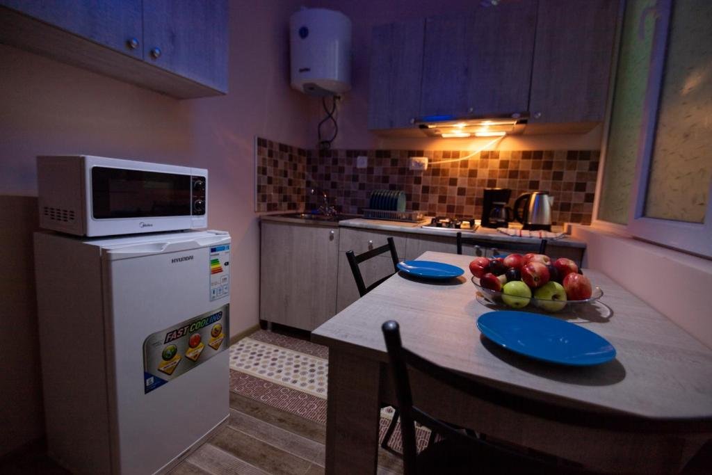 Уреки: Holiday Cottage