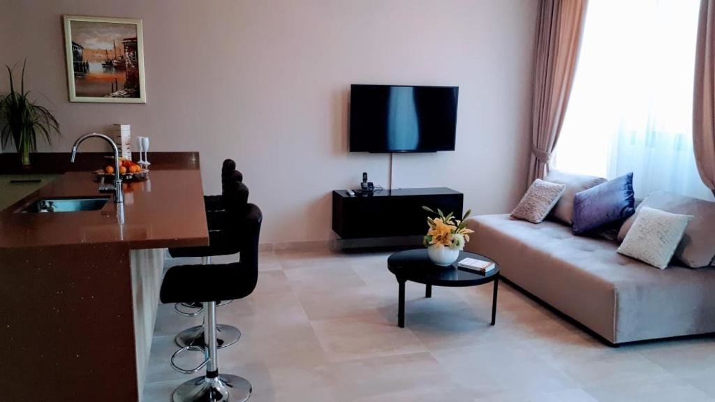 Дубай: JCB Dubai Marina Apartment