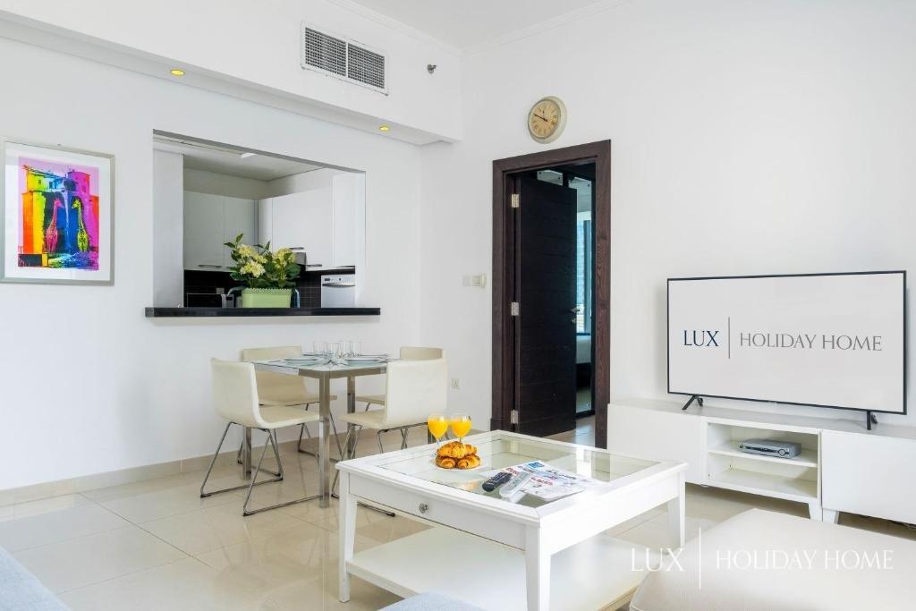 Дубай: LUX - The Modern Dubai Marina Suite 1