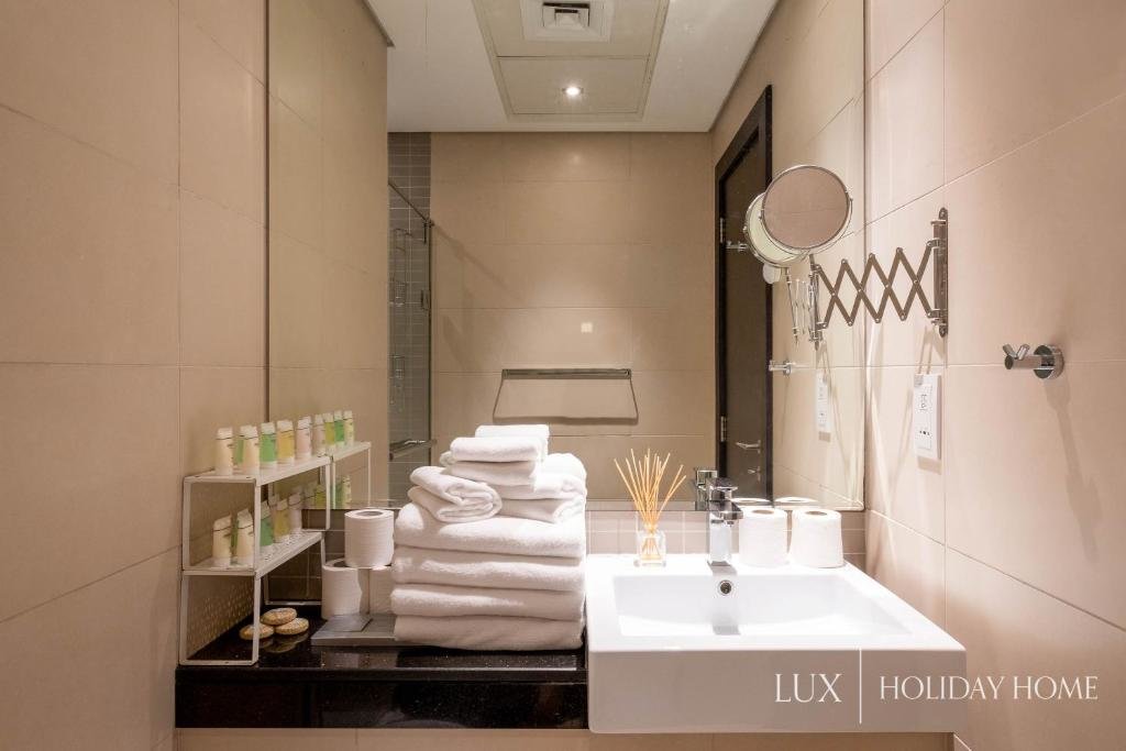Дубай: LUX - The Modern Dubai Marina Suite 1