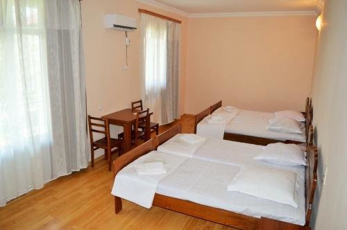 Кварели: Hotel Tedi