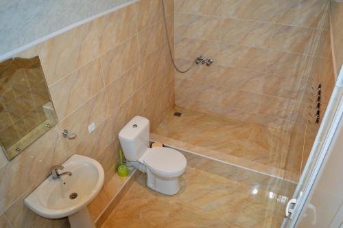 Кварели: Hotel Tedi