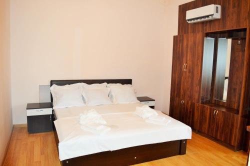 Кварели: Hotel Tedi