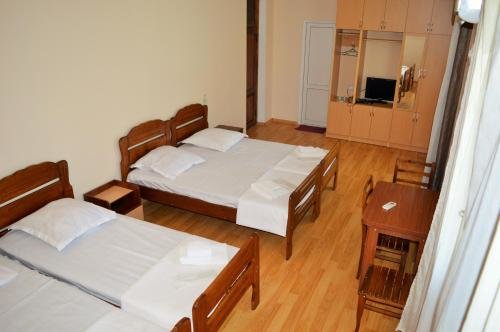 Кварели: Hotel Tedi
