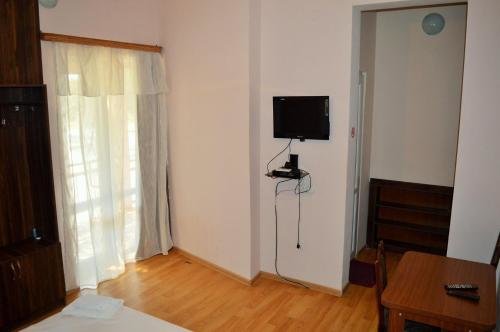 Кварели: Hotel Tedi