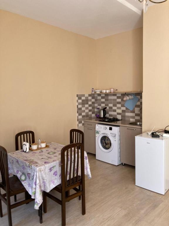Кутаиси: Apartment Near Tskaltubo SPA Restort