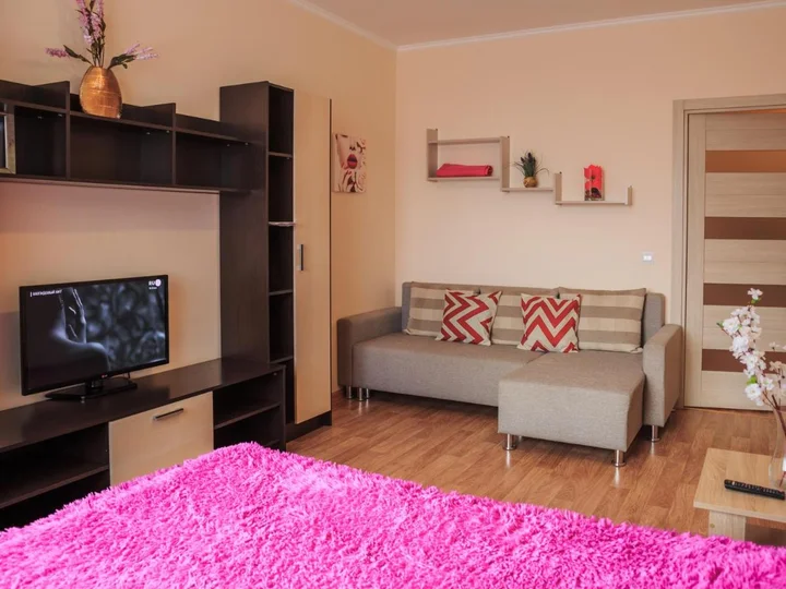 Воронеж: Apartment on Leninskiy 124 b