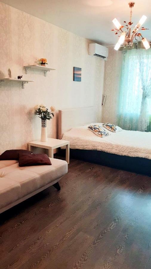 Воронеж: Apartment on Leninskiy 124 b