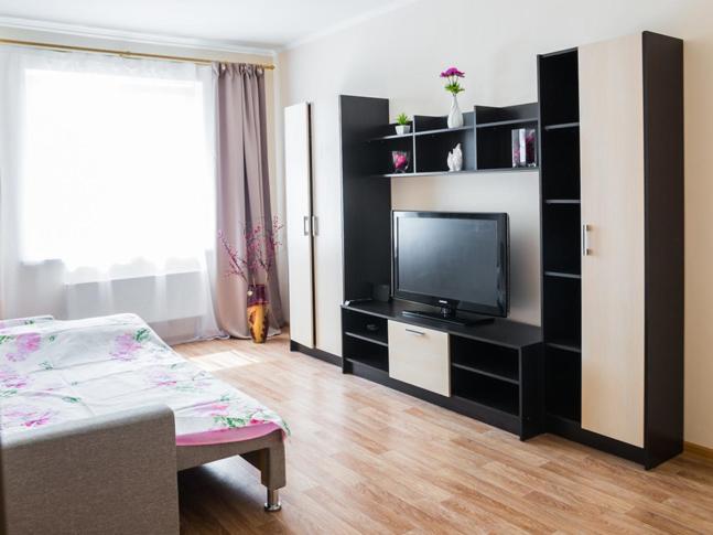 Воронеж: Apartment on Leninskiy 124 b