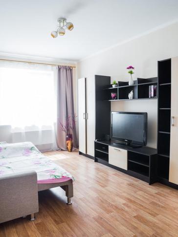 Воронеж: Apartment on Leninskiy 124 b