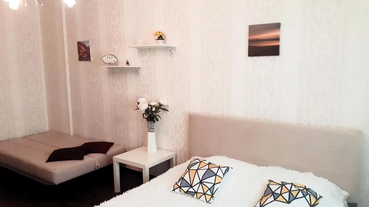 Воронеж: Apartment on Leninskiy 124 b