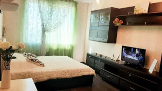 Воронеж: Apartment on Leninskiy 124 b