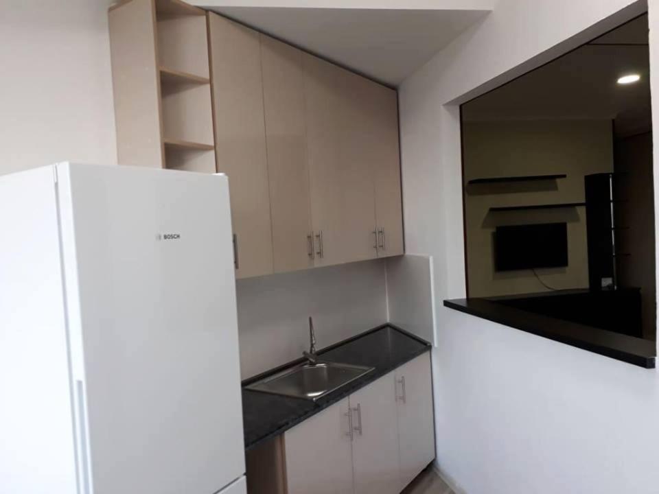 Тбилиси: 37 Vakhtang Bochorishvili Street,
