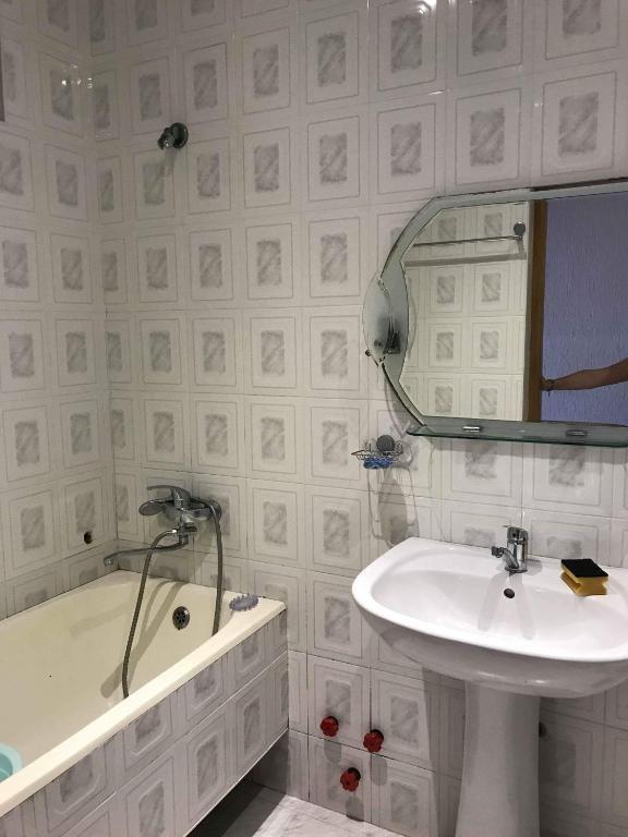 Кутаиси: 3-Room Flat In Kutaisi