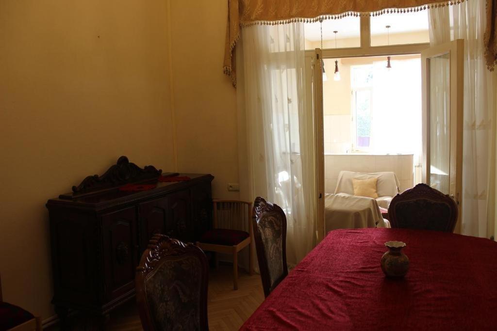 Тбилиси: Agmashenebeli avenue 132