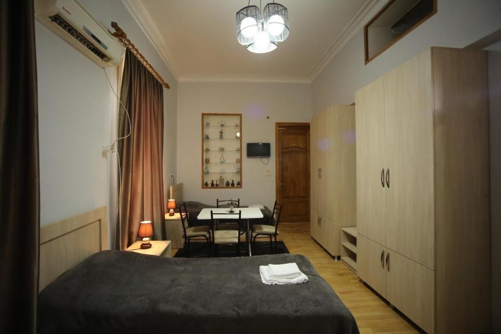 Кутаиси: Maia's Apt 2nd Dead End
