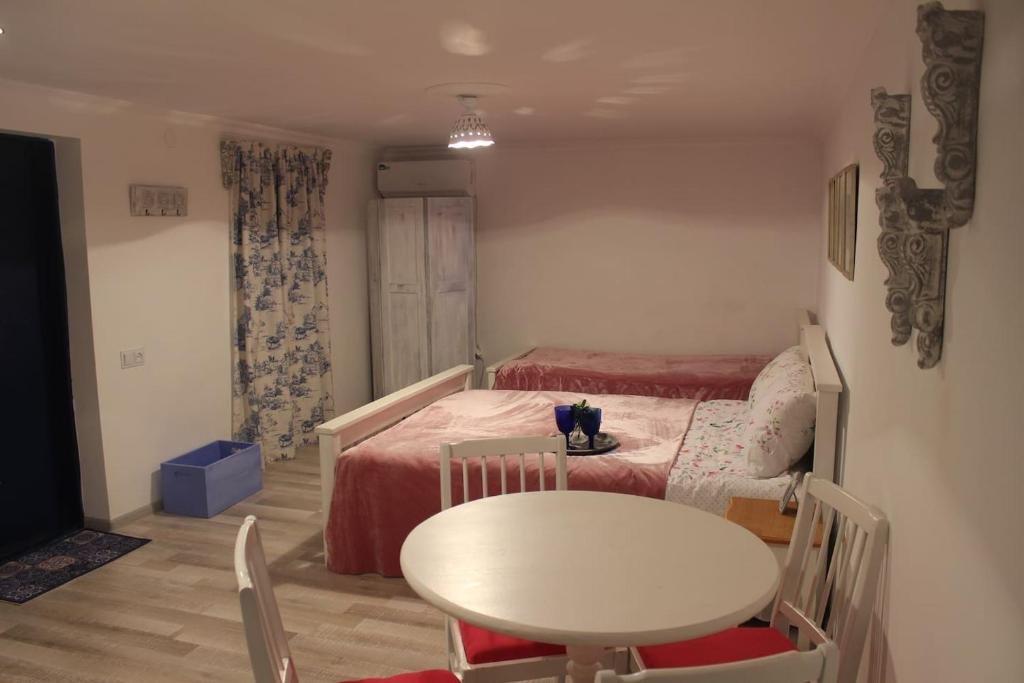 Кутаиси: House N 33