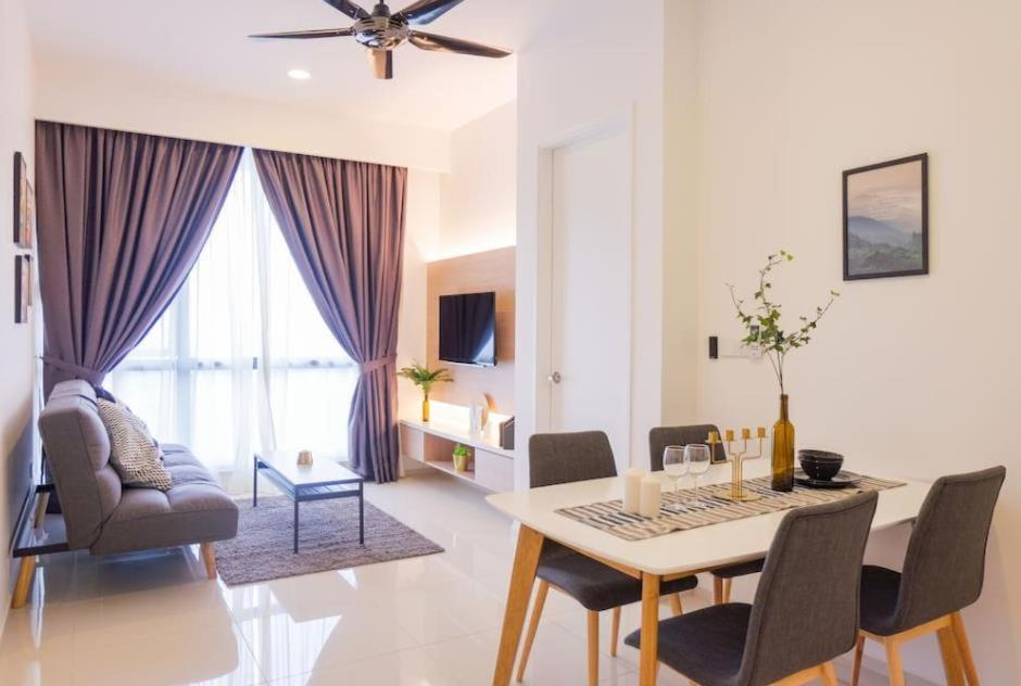 Тбилиси: New High Floor Comfort Suite With Jacuzzi