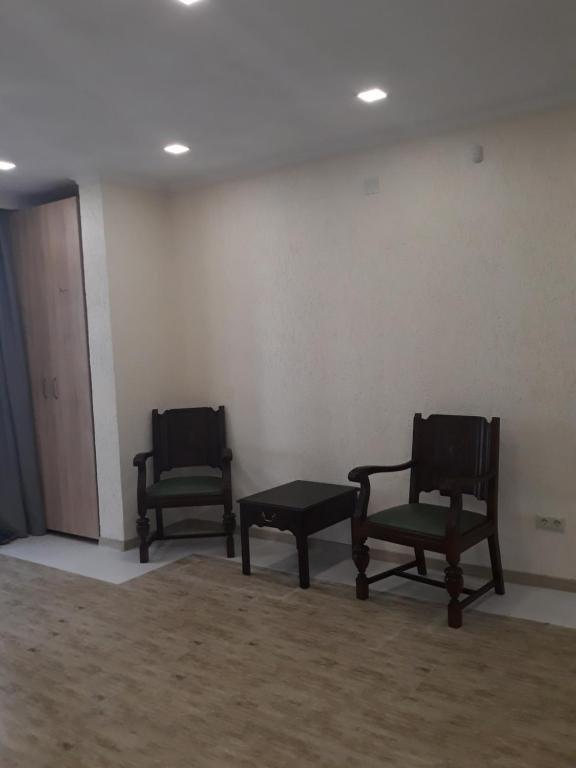 Уреки: Kaprovani Star Apartament