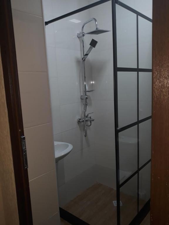 Уреки: Kaprovani Star Apartament