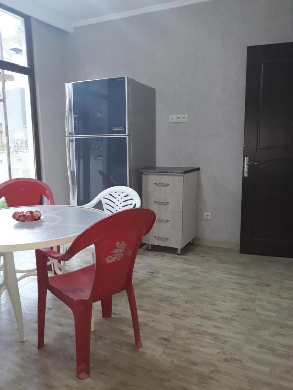 Уреки: Kaprovani Star Apartament