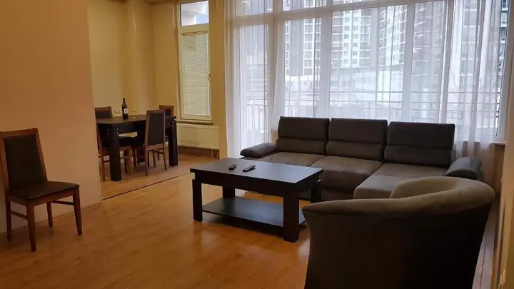 Тбилиси: Apartment on Svanidze 4