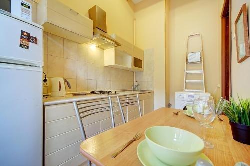 Sukhaparina: Apartments Longo on Galernaya 29