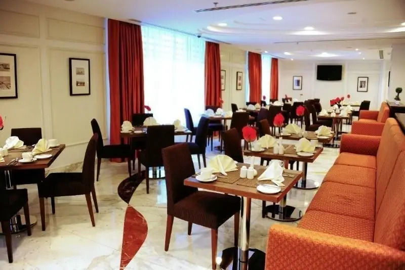 Дубай: Hallmark Hotel