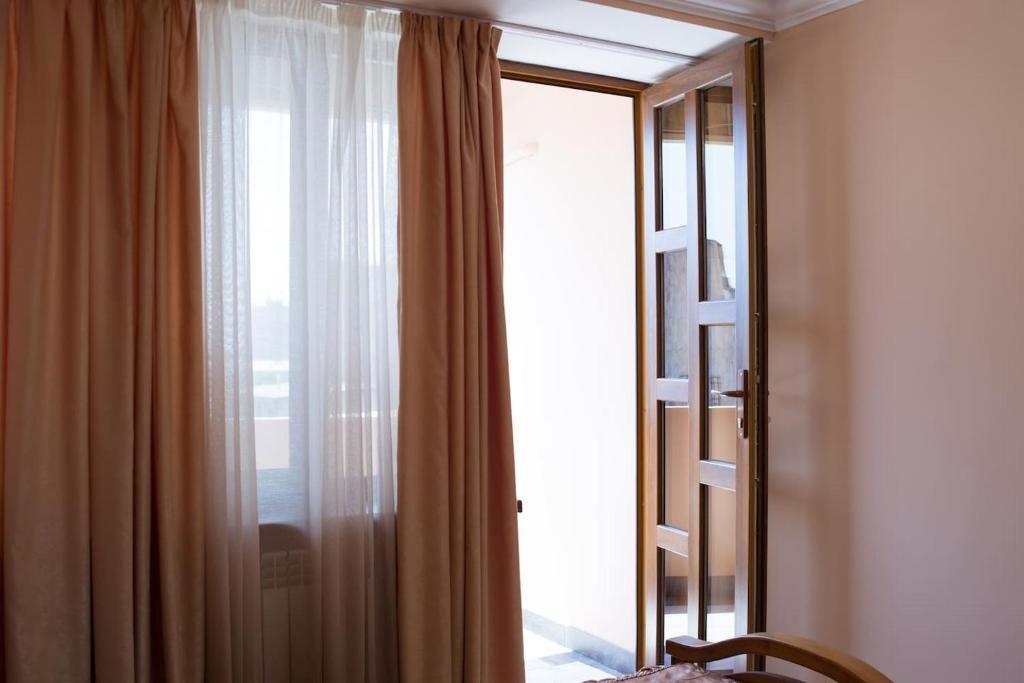 Ереван: Beautiful apartment of the Republic Square