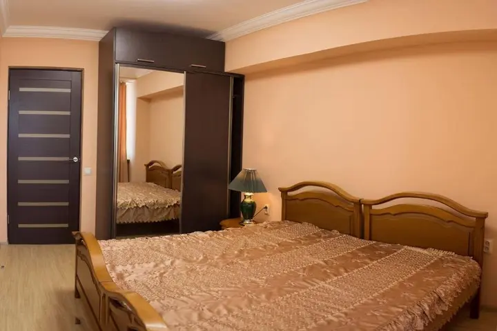 Ереван: Beautiful apartment of the Republic Square