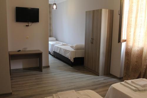 Батуми: Hotel Iveria