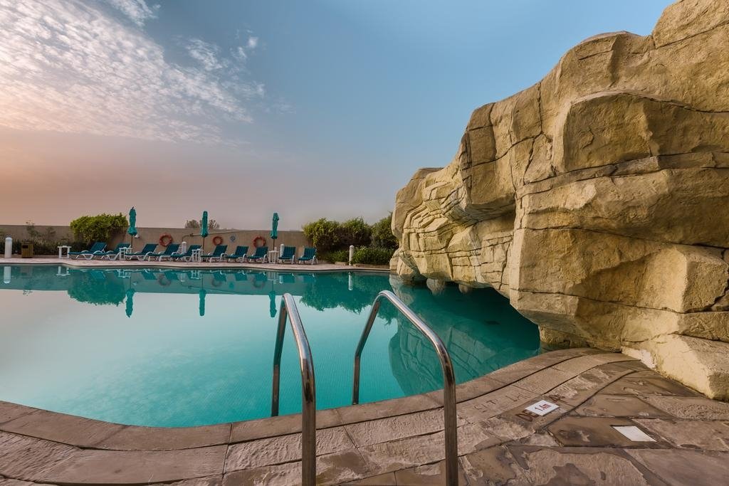 Дубай: Park Hotel Apartments