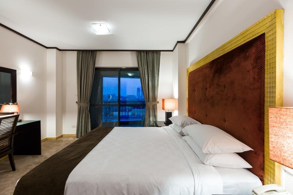 Дубай: Park Hotel Apartments