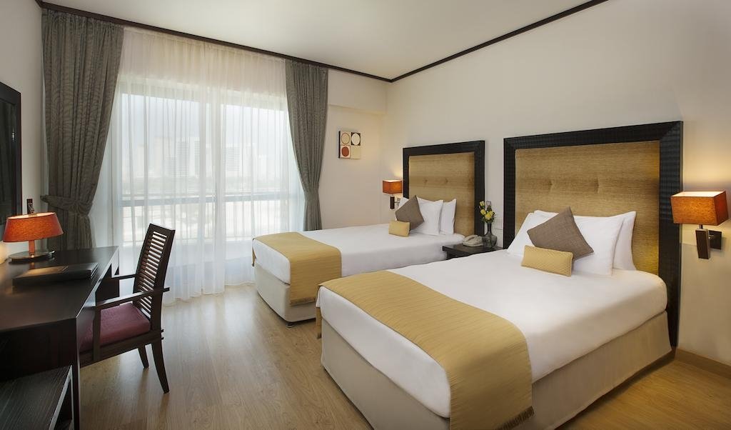 Дубай: Park Hotel Apartments
