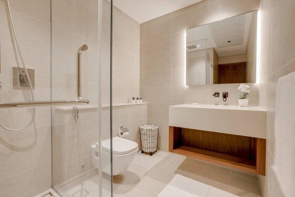 Дубай: Contemporary Apt in Marina Gate Infinity Pool!