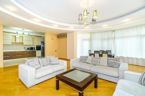 Баку: Baku City Apartment