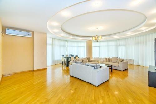 Баку: Baku City Apartment