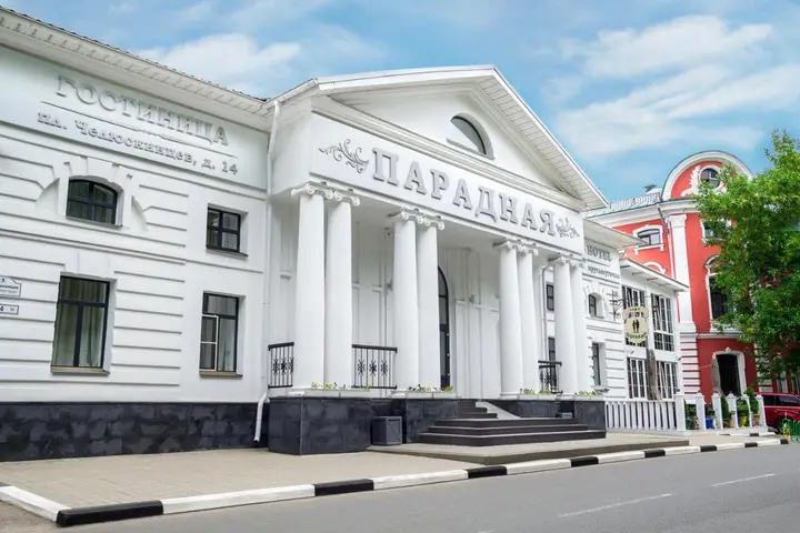 Гостиница Парадная — фото 1