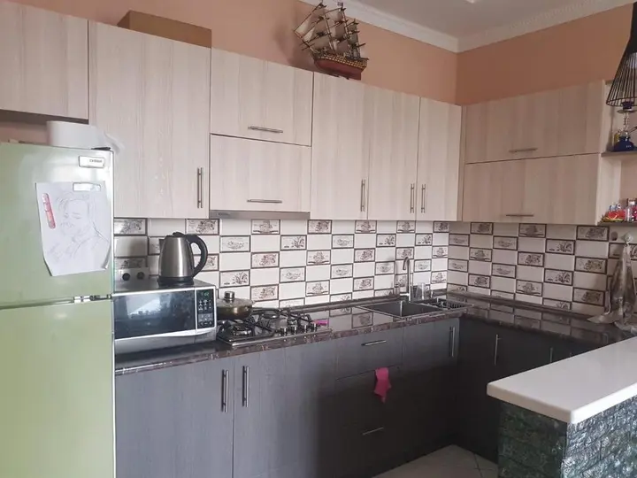 Тбилиси: Tbilisi Street Lechkhumi 64A