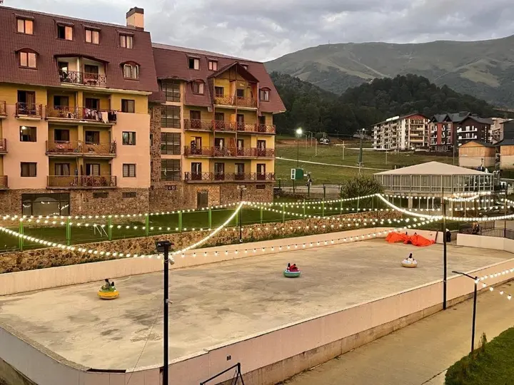 Бакуриани: Snow Pine Suite 4 Star Resort