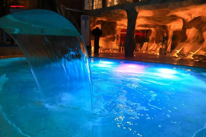 Дубки: Гостиничный комплекс Dolphin Planet Hotel & SPA