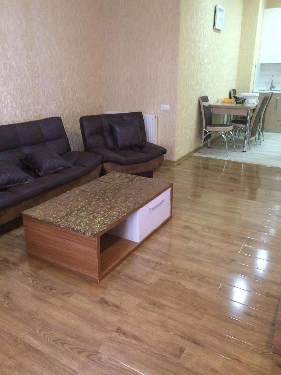 Тбилиси: Sulkhan Tsintsadze Street 26(Aqsis_ Palas2)
