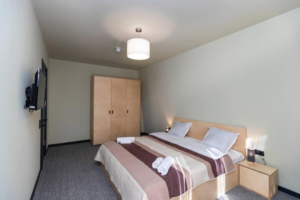 Бакуриани: Stylish Ski In Ski Out 1Br Hotel Apt. Near Rooms Hotel In The Hills Of Bakuriani